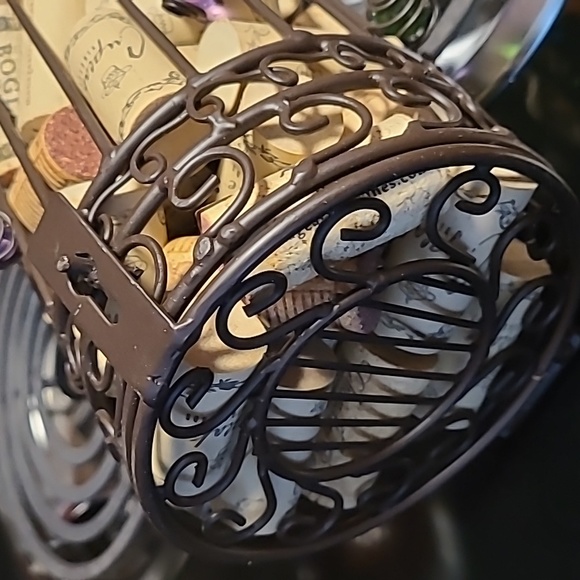 Kitchen Cork Holder - Picture 3 of 4